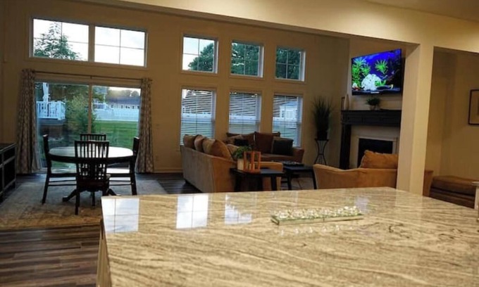 Canton Casa | Very Nice 4-bedroom house with AC and WiFi in fabulous Canton