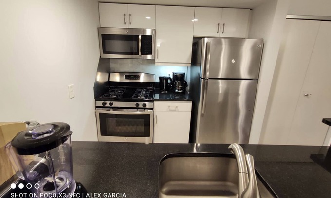 Cliffside Park Apartamento | Very nice apartment near all shopping and 10 min to the city