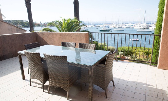 Porquerolles Apartamento | Muy bonito apartamento en Porquerolles, gran terraza con unas vistas impresionantes