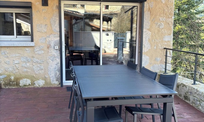 Espenel Cama Y Desayuno | Very pretty gîte surrounded by mountains and a stone's throw from the Drôme river.