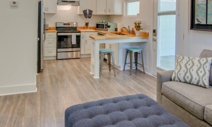 Lockeland Springs Casa | Very Private Lockeland Springs Tiny House on Lillian Alleyway ~ Dogs Welcome!