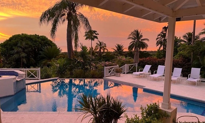 Rock Dundo Villa | Retiro de plan abierto muy espacioso, privado. Piscina e impresionantes vistas de la costa oeste