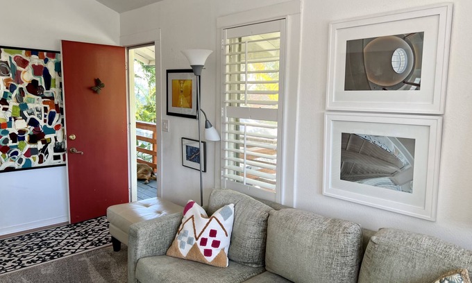 Downtown Apartamento | Escondido entre los árboles de Towles Court, es un refugio tranquilo en el corazón de la ciudad.