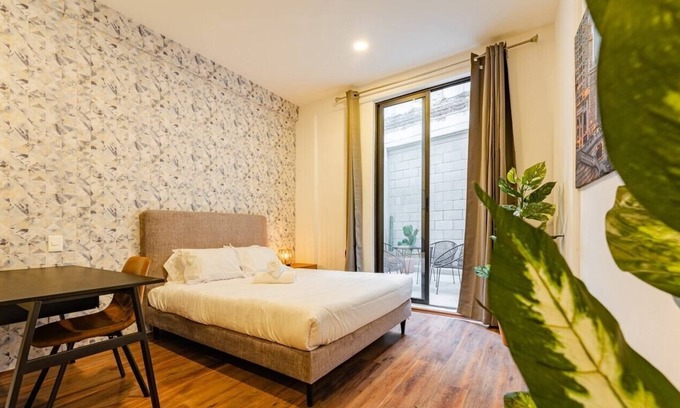 Doctores Apartamento | VH | Loft C/ Increíble Ubicación + Patio Privado and Estacionamiento | 68