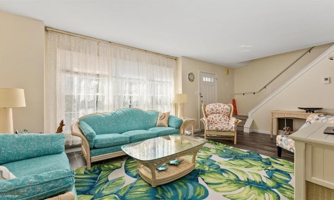 Villas Casa | VI121 Edna Avenue