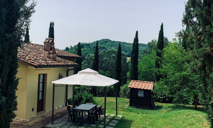 San Gimignano Cabaña | Via Francigena Cottage in the Green