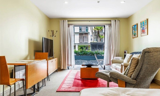Auckland Central Business District Apartamento | Viaduct Studio + Parking + Wine!