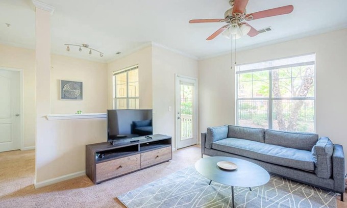 Durham Apartamento | Viagem Durham Spacious 1BR with Patio