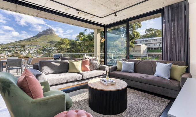 Schotsche Kloof Apartamento | Vibrant Escape with Panoramic Table Mountain Views