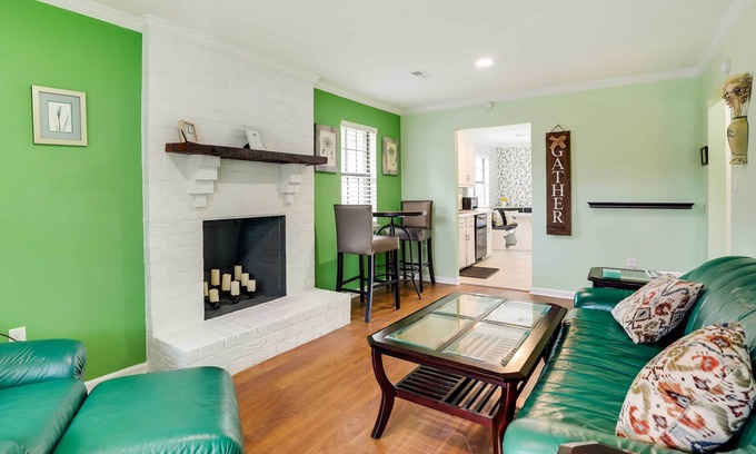 North Charleston Apartamento | Vibrant North Charleston Duplex Near Airport!