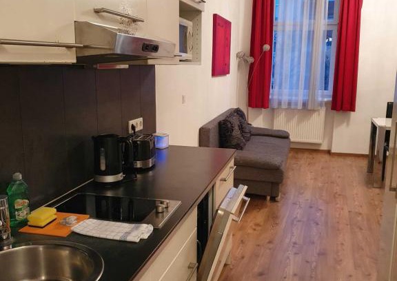 Erdberg Apartamento | Vibrant Red Apartment I contactless Check-In