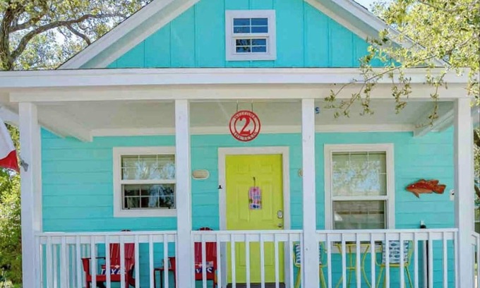 Rockport Cabaña | Vibrant Spot! Kids Luv Queen Bunkbed, Pool, Dog OK