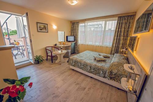 Hristo Botev Hotel | Victoria Hotel