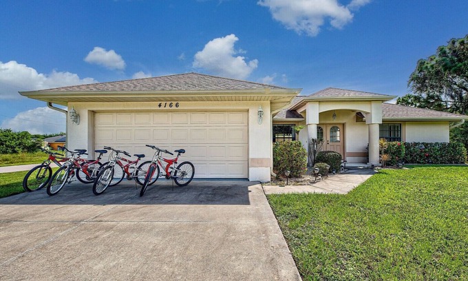 Gulf Cove Casa | Victoria | Pool | Bikes