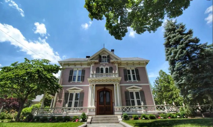 Andover Villa | Victorian Elegance in Andover