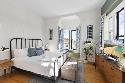 Logan Heights Apartamento | Victorian Gem Close to Petco Park & Gaslamp