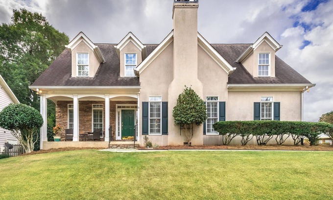 Fayetteville Casa | Victorian House located minutes from Trilith Studios