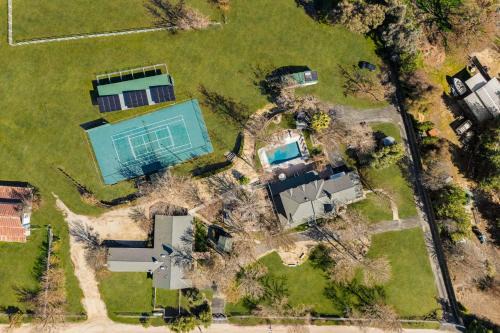 Paso Robles Casa | Victorian Manor In Paso Robles Wine Country Pool Hot Tub Firepit Tennis Court Sleeps 28