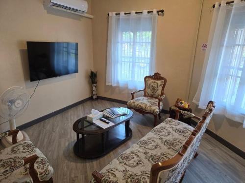 Pom Prap Sattru Phai Casa | Victory place 2 (Golden Mount)