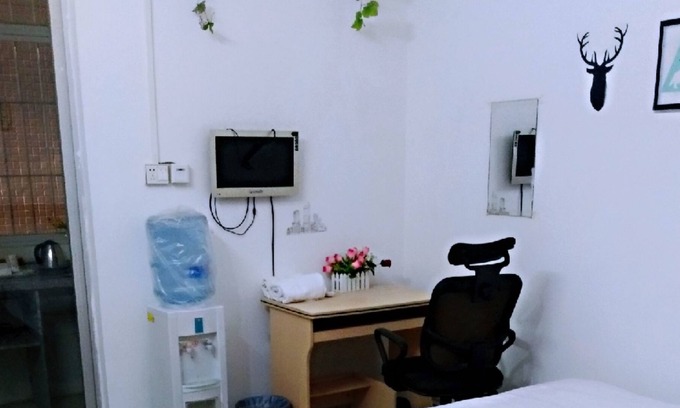 Mazhang District Casa | Vienna Love Apartment