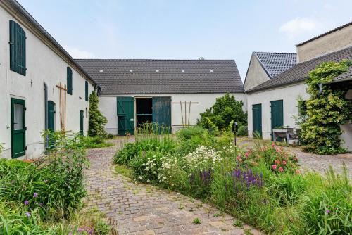 Ziesar Casa | Vierseitenhof mit Pool