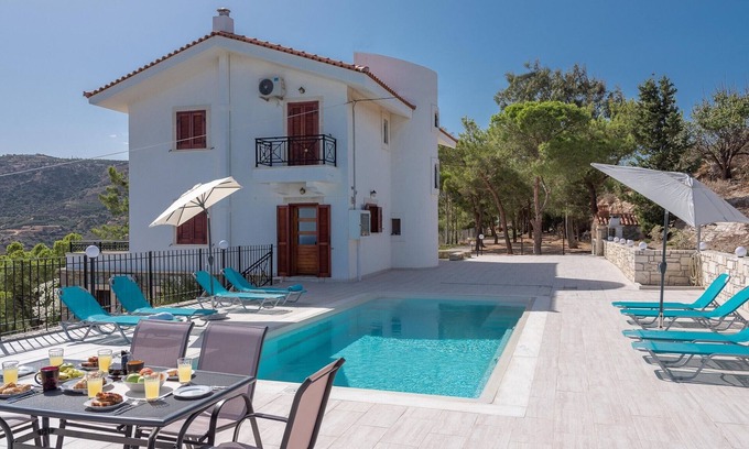 Agia Pelagia Villa | View, Privacy & Comfort - Cretan Villa