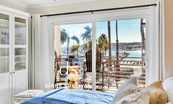 La Playa Apartamento | View Shelter Island / Point Loma studio walkable to lots!