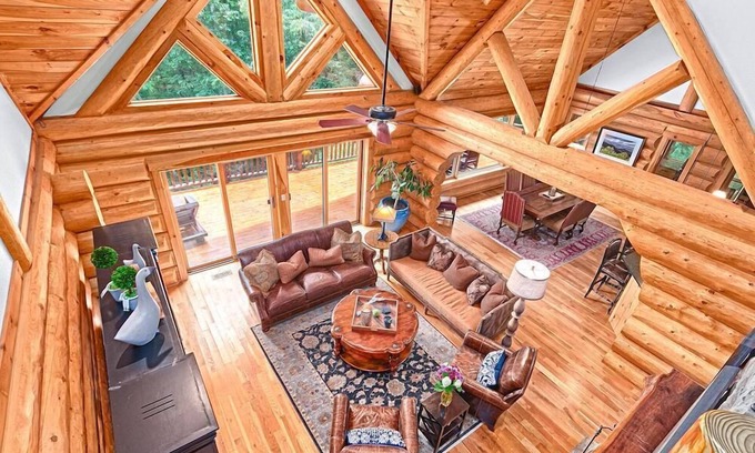 Skyland Casa | Impresionante Mountain Lodge, 4 BDRM, 3 baños / 2 medios, vista de largo alcance, pozo de fuego de gas