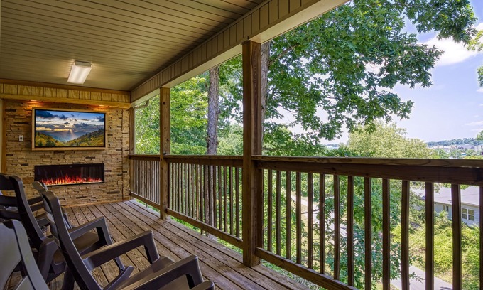 Pigeon Forge Chalet De Esquí | Vista de la rueda Ferris y Cerca de la Iland en Pigeon Forge