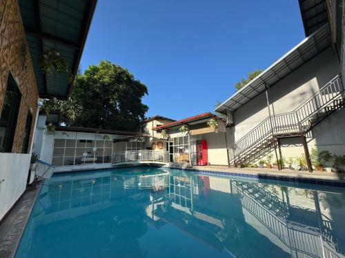 Manila Complejo | Viewleaf Resort Hotel