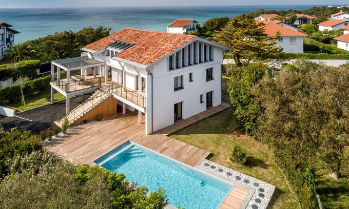 Bidart Casa | VIEWPOINT - Stunning Villa with Seaview, Heated Pool and Sauna in Bidart - BARNES