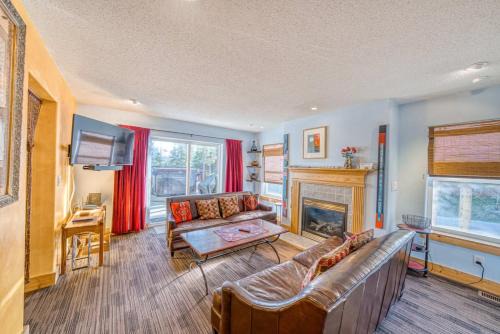Leadville North Casa | Views and hot tub 3br home