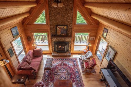 Sparta Casa | VIEWS, Fire Pit, Dogs Welcome, Fenced Yard! Close to New River Outfitters!