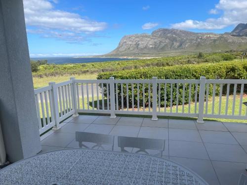Kleinmond Casa | Views galore in Kleinmond