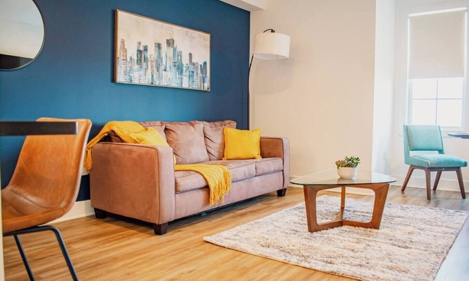 Fairview Hotel | Views ! King 1 BR ! Free Parking! 30 to min NYC !