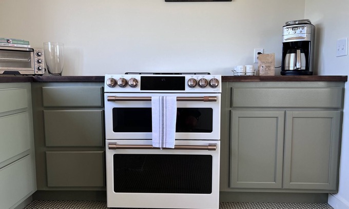 North Truro Casa | Views of Cape Cod Bay only 10 mins from Provincetown Center!