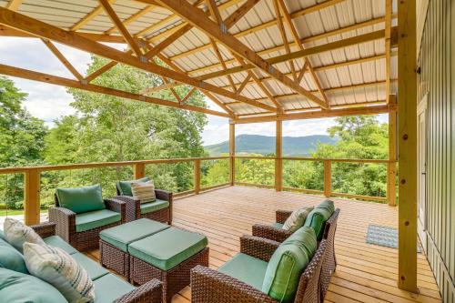 Parthenon Casa | Views on 12 Acres Ozark Mountain Cabin!