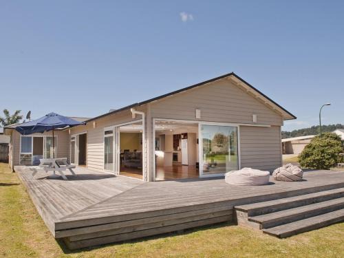 Matarangi Casa | Views on Matarangi - Matarangi Holiday Home