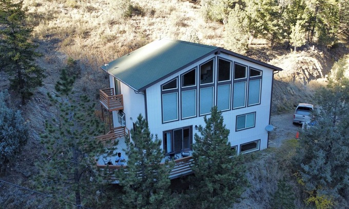 Idaho Springs Casa | Views, Rafting, Skiing, Tubing, Casinos, Zipline, Hiking, EV, Hot Tub