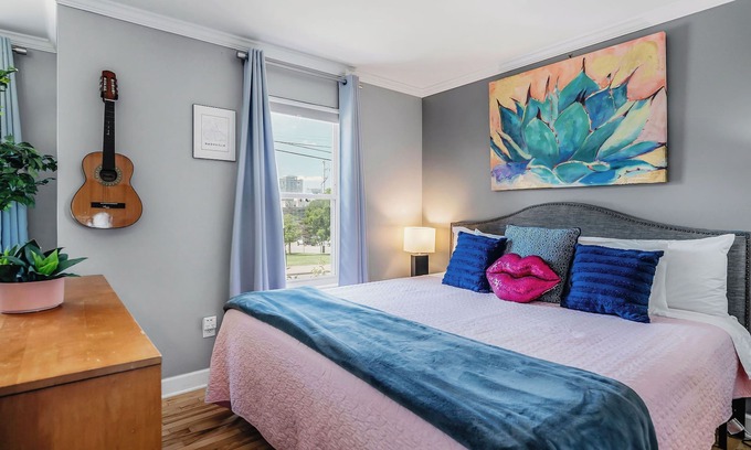 Rutledge Hill Condominio | Lindo y cómodo centro de la ciudad de 2nd Ave Condo! Walk 2 Broadway