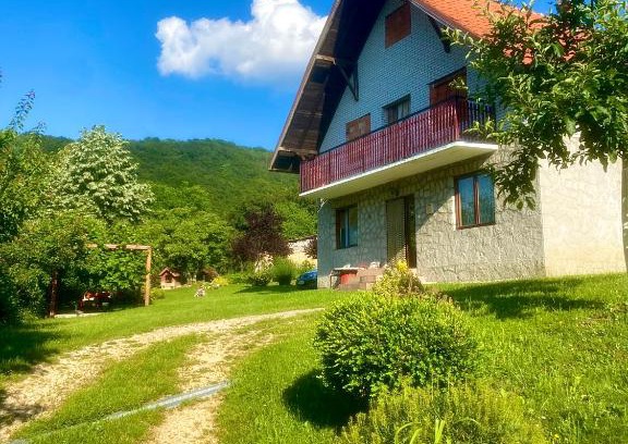 Mladenovac Casa | Vikend kuća Ivković