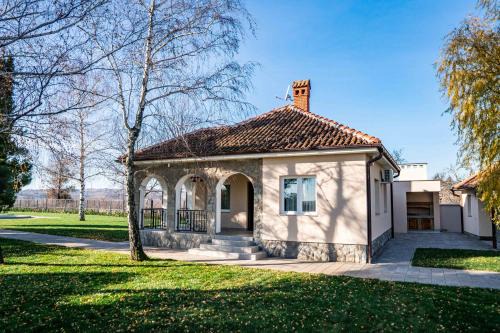 Topola Casa | Vikendica Aleksandrović Ježevac