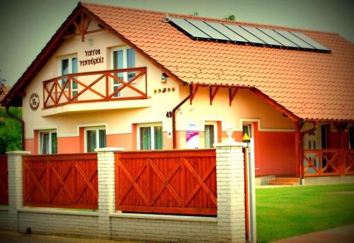 Baktaloranthaza Casa | Viktor Vendégház és Apartmanház