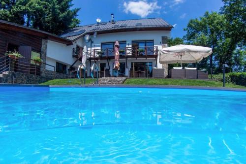 Modra Villa | Vila 3 Stromy sk