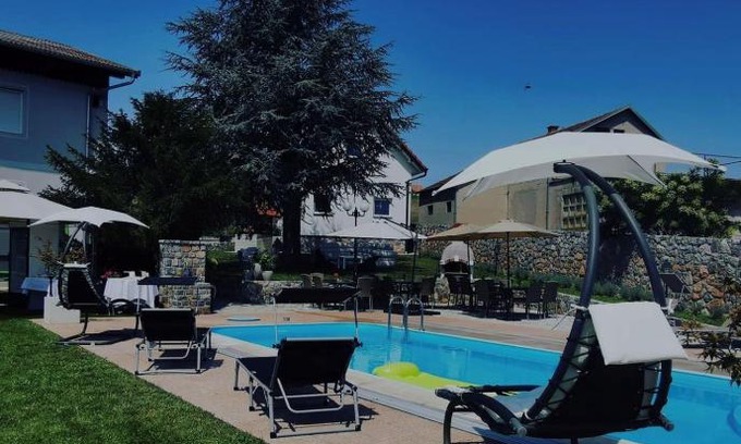 Mladenovac Villa | Vila Jovanovic