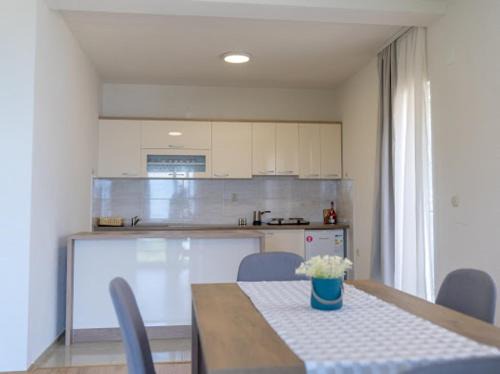 Elshani Apartamento | VILA NAUM