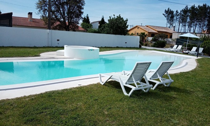 Ponte de Vagos Villa | Vila Rosa House, Wi-Fi, Parking, Barbaque