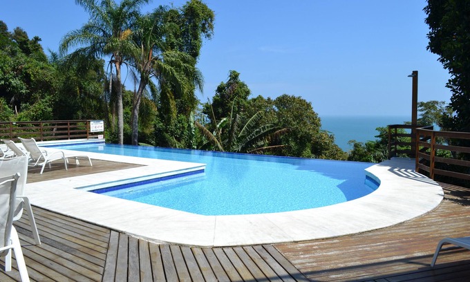 Sao Pedro Casa | Condominio Vilabela da Princesa con conserje las 24 horas y piscina