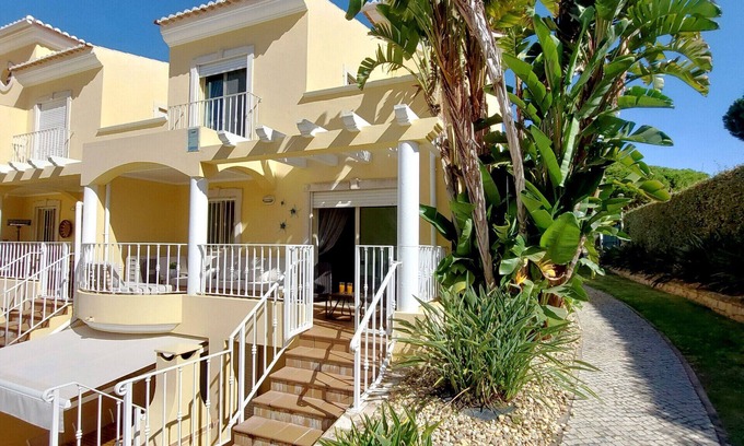 Quarteira Chalet De Esquí | Vilapeti by SAPvillas