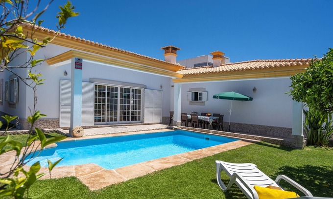 Alcalar Villa | Villa "Casa Village" con vistas a la montaña, Wi-Fi, jardín, balcón, terraza y piscina